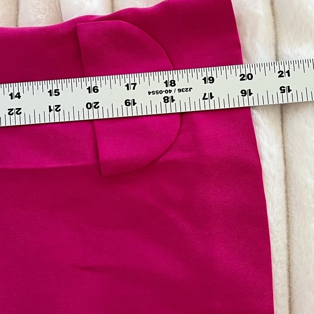 Dana Buchman 100% Silk Sleeveless Top Hot Pink Button Back Size 6 Careerwear